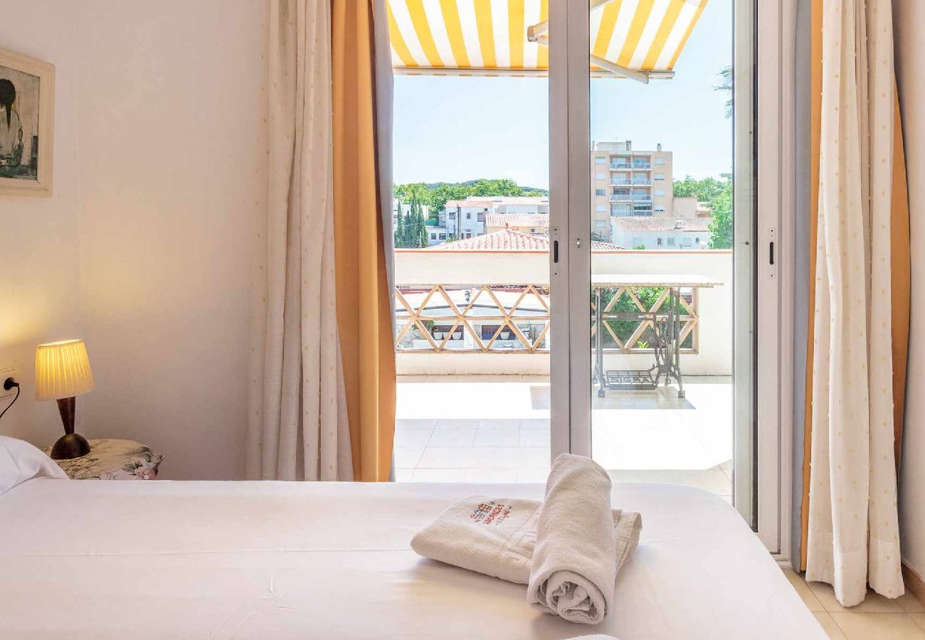 Apartament en S´agaro - 22.00 Migjorn   Apartamento con amplia terraza