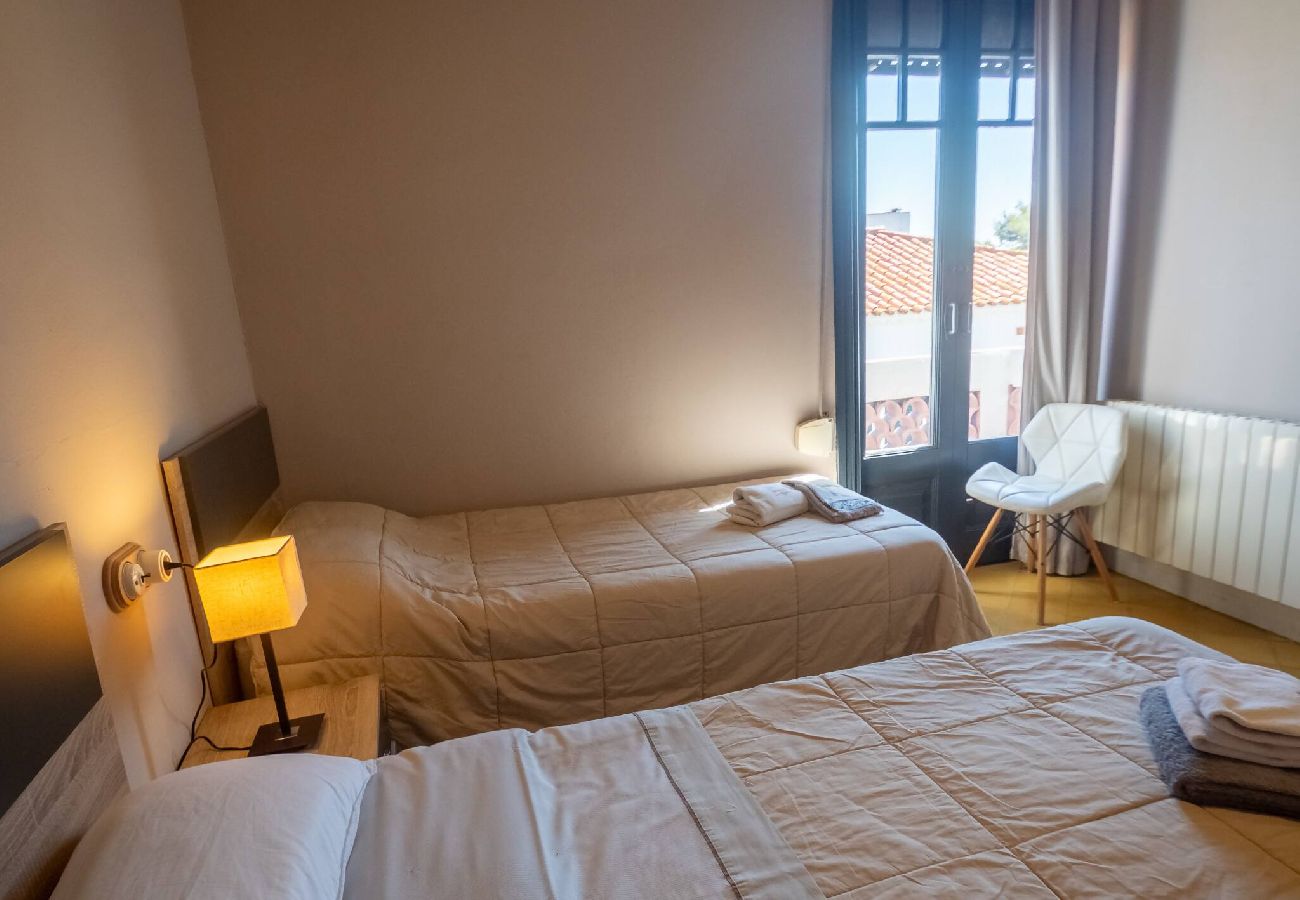 Apartament en Sant Feliu de Guixols - 29.90   1° Linea de Platja St Pol S'Agaró