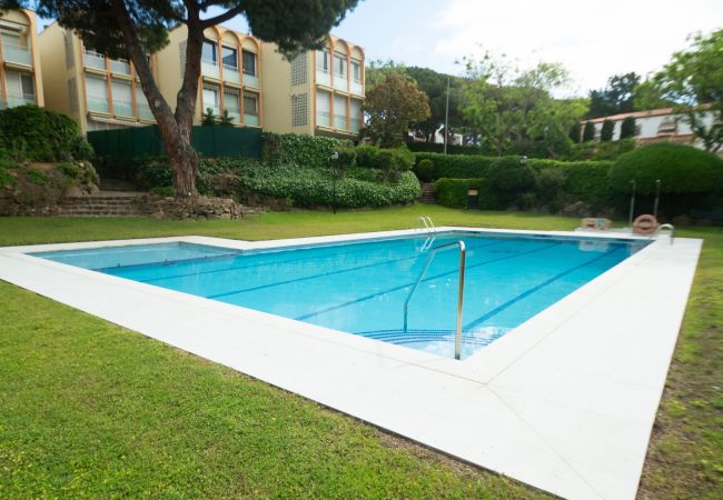 Apartament en S´agaro - 07.00 APTO URBANIZACION JARDÍN Y PISCINA COM