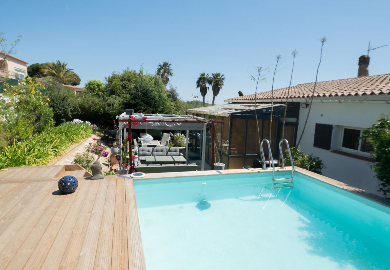 Casa en S´agaro - 19.00 Casa con Piscina privada