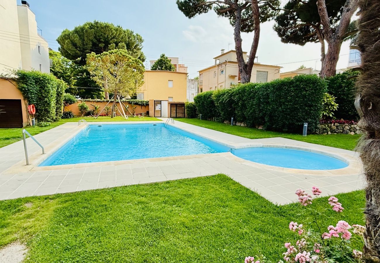 Apartament en S´agaro - 22.11 GIRONES Jardín privado y piscina com