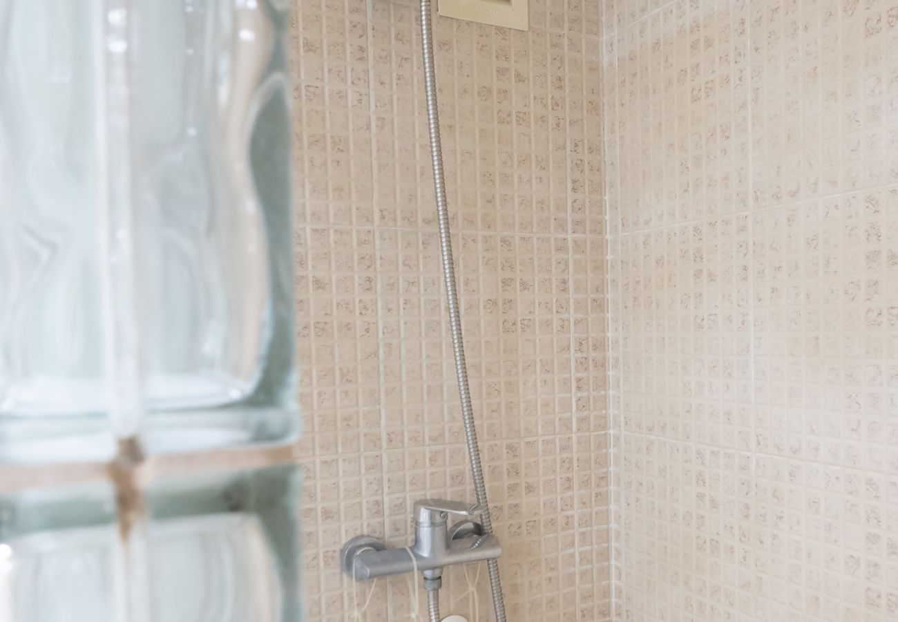 Apartament en S´agaro - 06.50 Ralet Apt piscina PK cerca de playa