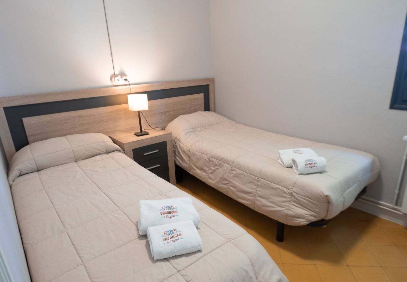 Apartament en Sant Feliu de Guixols - 29.90   1° Linea de Platja St Pol S'Agaró