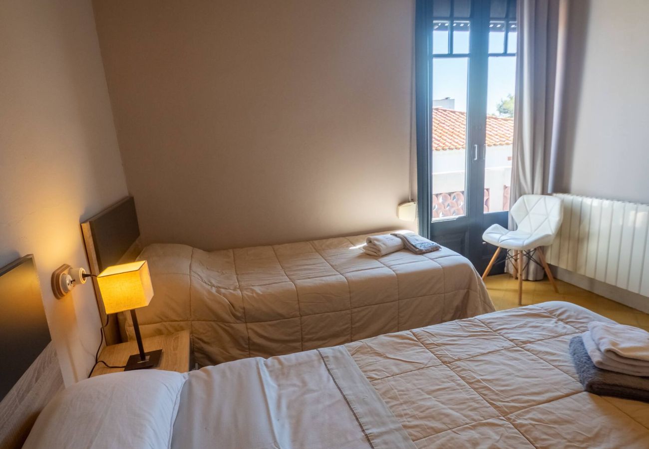 Apartament en Sant Feliu de Guixols - 29.90   1° Linea de Platja St Pol S'Agaró