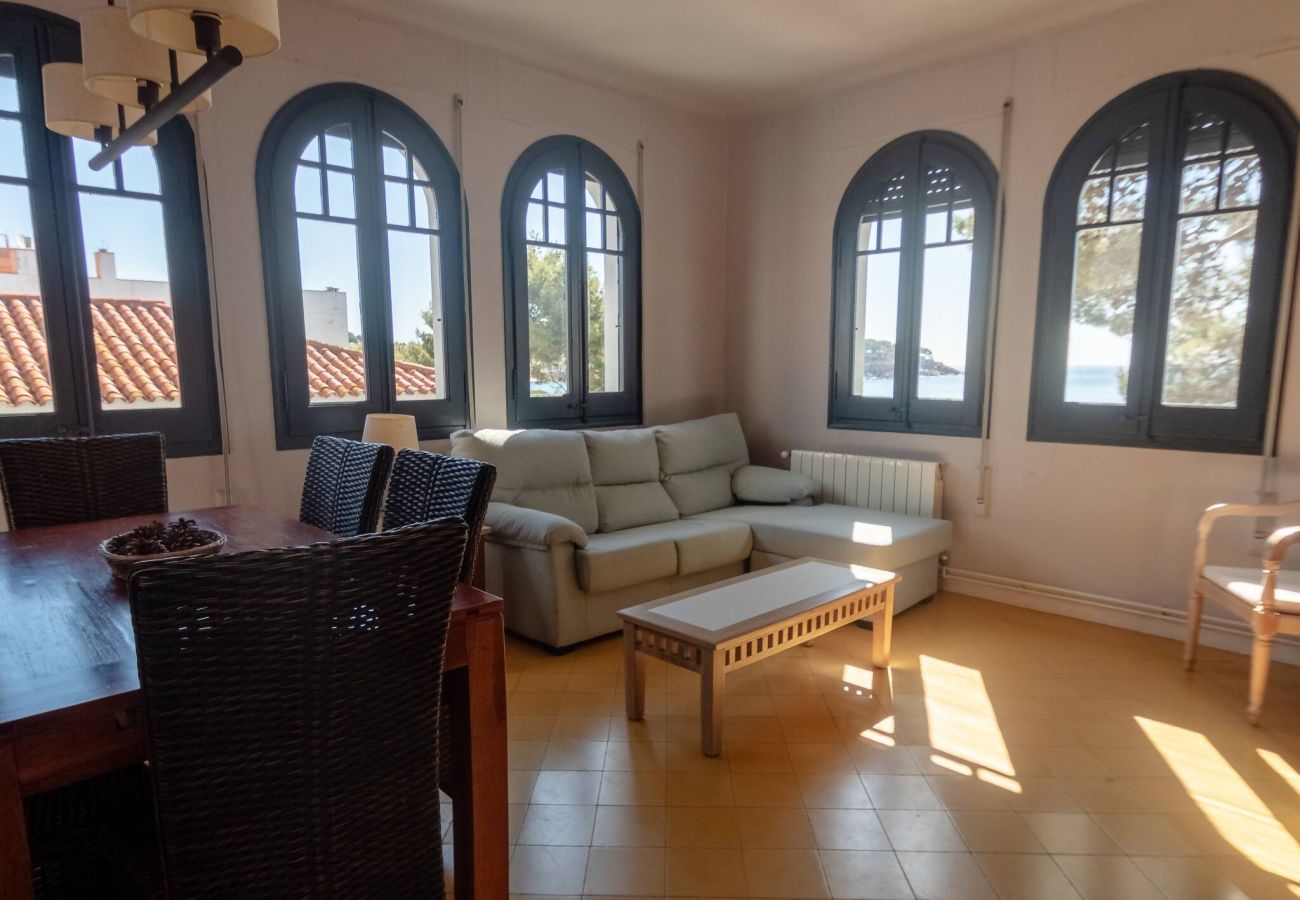 Apartament en Sant Feliu de Guixols - 29.90   1° Linea de Platja St Pol S'Agaró