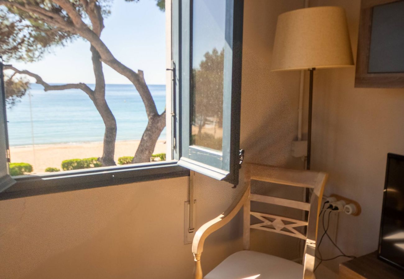 Apartament en Sant Feliu de Guixols - 29.90   1° Linea de Platja St Pol S'Agaró